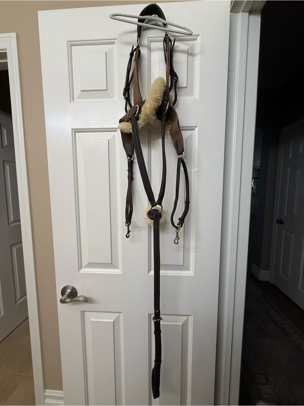 5 point breast plate with sheepskin padding